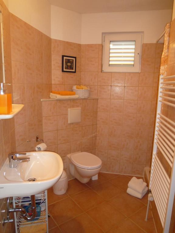 Apartments Helena Orebić Екстериор снимка